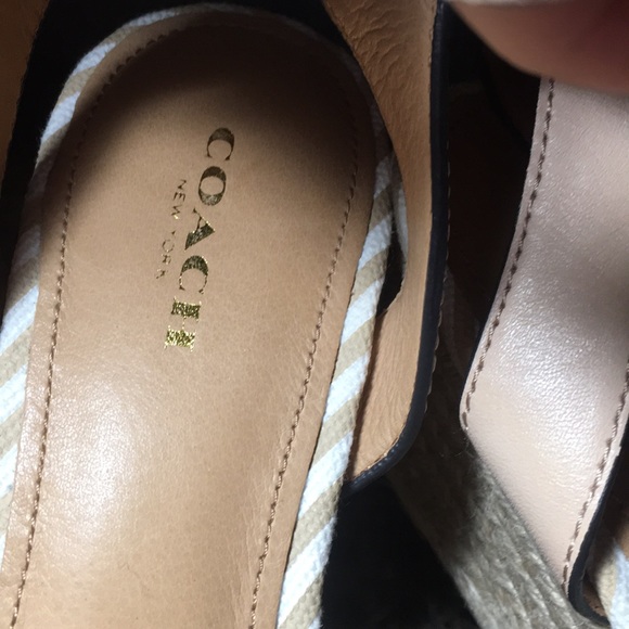 Coach sandles/wedges - Picture 2 of 7